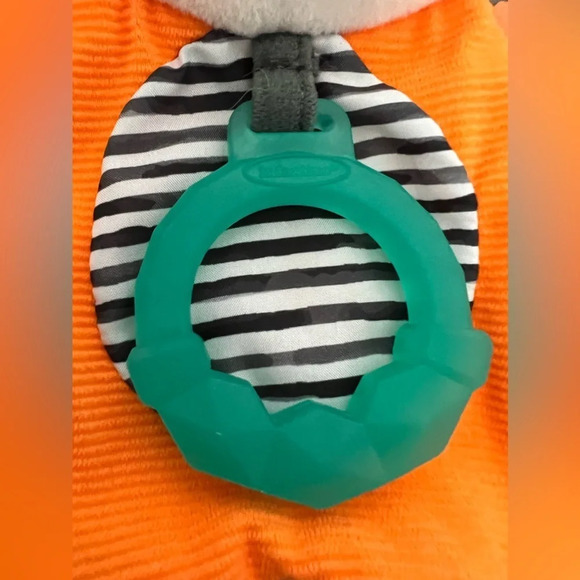 BUNDLE: Chicco Daisy Ball Spinner + infantino fox teether toy. - Picture 3 of 15